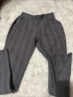 Indero Black & White Plaid pants small